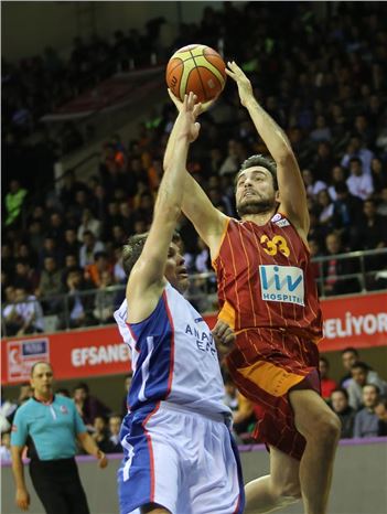 Anadolu Efes-Galatasaray Liv Hospital