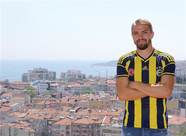 Fenerbahçe'nin milli futbolcusu Caner Erkin