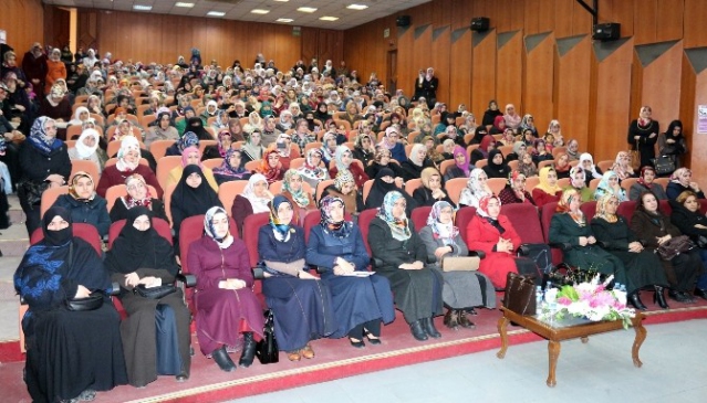 Ağrı'da “Islam'da Kadının Yeri Ve Mülteci Kadınlar” Konferansı