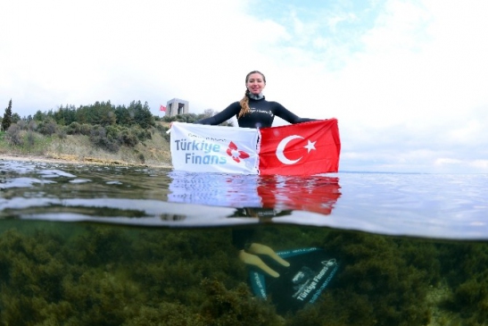 Bu Kez Şehitler İçin Dalış Yaptı