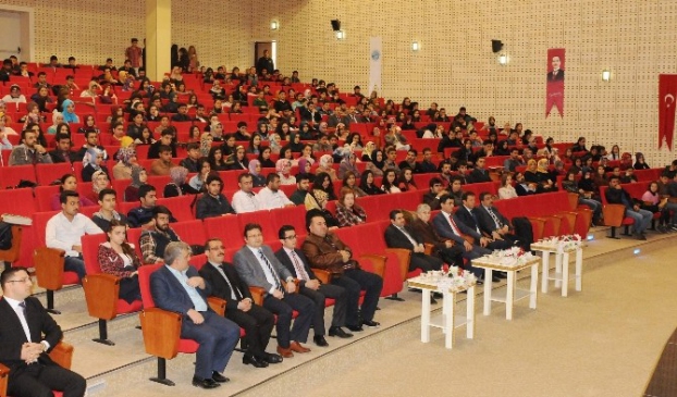 Mehmet Akif Ersoy'un Torunuyla Söyleşi “Dedem Mehmet Akif”