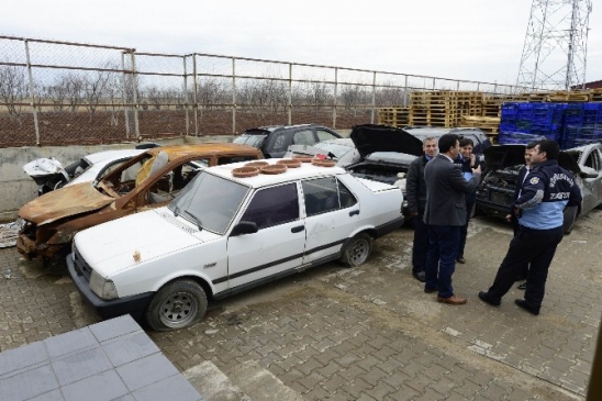 Diyarbakır'da Hurda Araçlar Kaldırılıyor