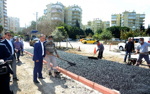 Başkan Uysal Bayındır Mahallesi'ndeki Çalışmaları İnceledi