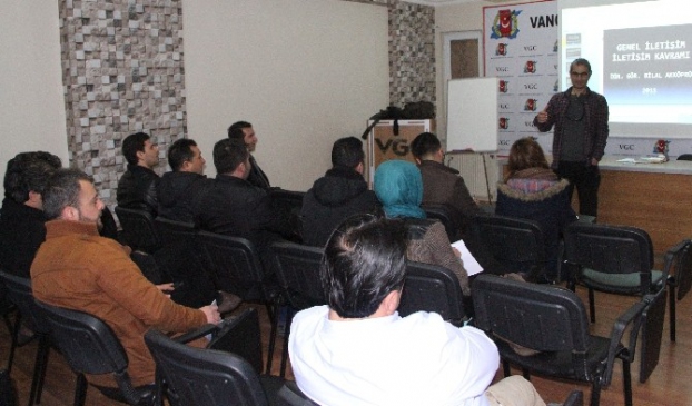 Gazetecilere ‘Iletişim' Semineri