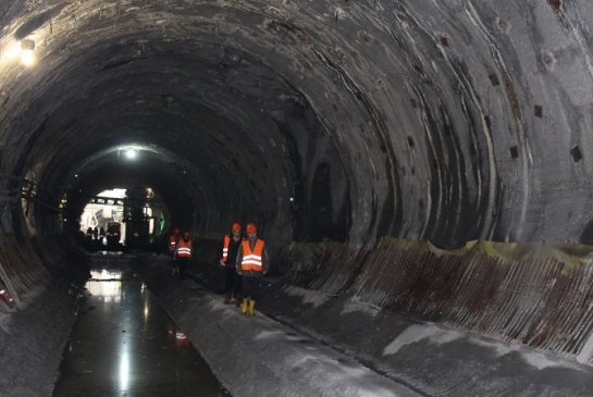 Öğrenciler Metro İnşaat Şantiyesini Gezdi