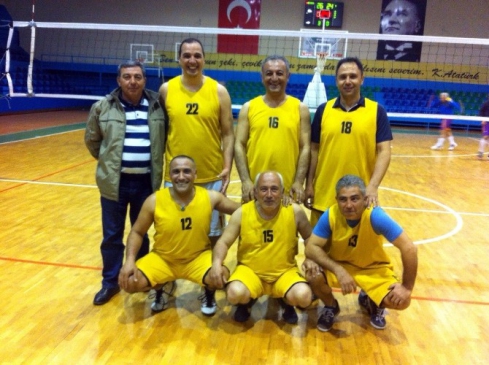 Voleybol Turnuvası'nda Belediye Hastane-2'yi Yendi