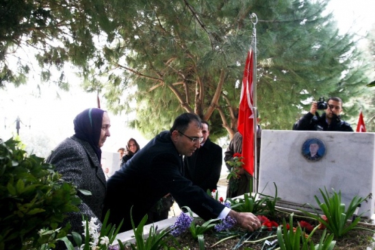 Çanakkale Şehitleri İzmir'de Törenle Anıldı