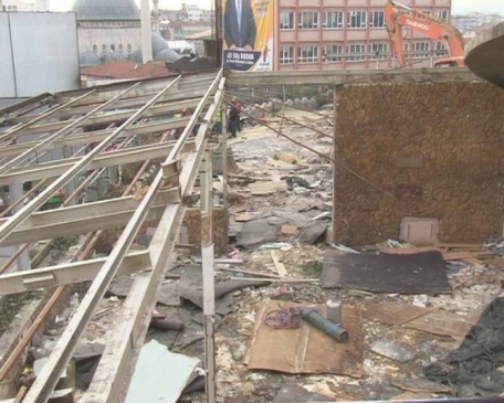 Malatya İl Özel İdaresi İş Merkezi'nin Yıkım Çalışmaları Başladı