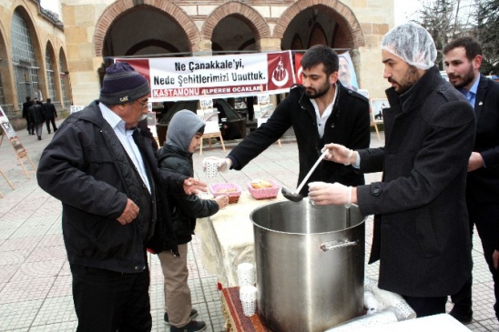 Alperen Ocaklarından Vatandaşlara Çorba İkramı