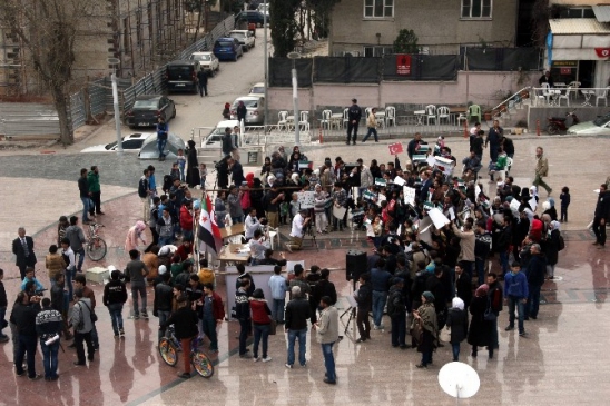 110 Bin Suriyeli'nin Yaşadığı Kilis'te 100 Kişi Esad'ı Protesto Etti