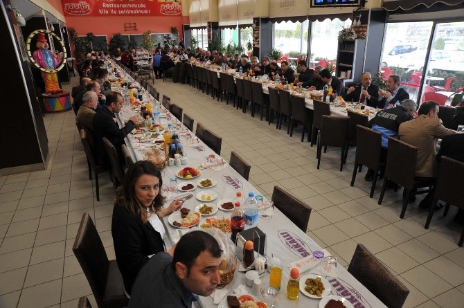 Orhangazi Belediyesi'nden Şehit Ve Gazi Yakınlarına Yemek