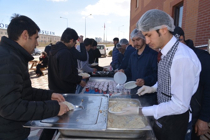 Bilecik Şeyh Edebali Üniversitesi Personeli Geleneği Bozmadı