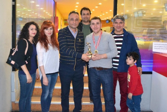 Piazza'daki Bowling Turnuvasında Eğitimciler Yarıştı