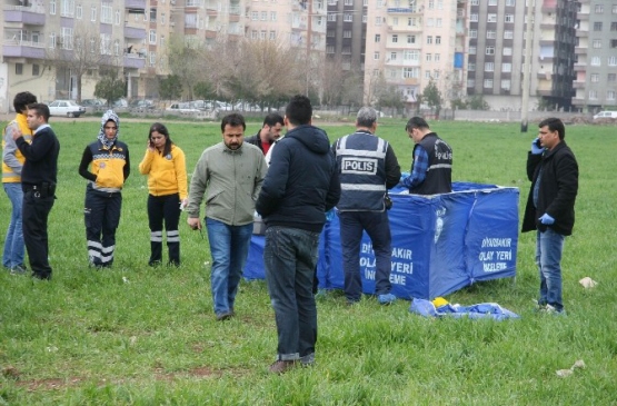 Diyarbakır'da Poşet İçerisinde Yeni Doğmuş Bebek Cesedi Bulundu