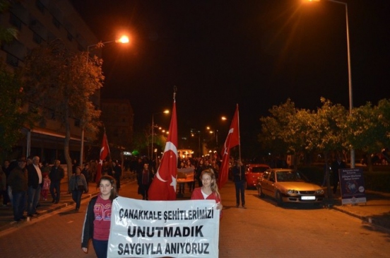 Selçuklular Çanakkale Şehitleri İçin Fener Alayında Birleşti