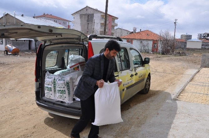 Rahmeteli Derneği Sincikli Yetimlere Yardım Ediyor