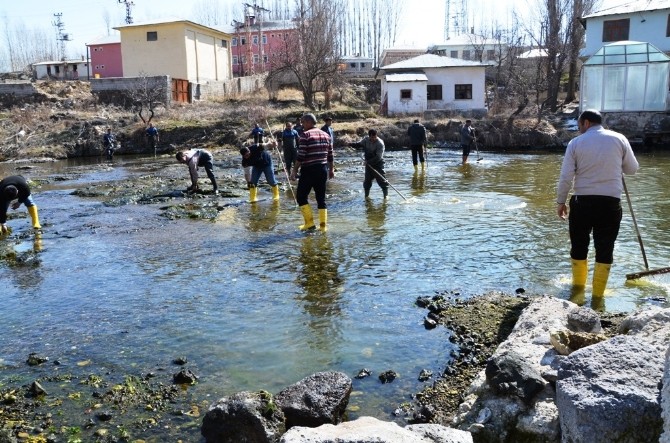 Erciş'te İçme Suyu Havzaları Temizlendi