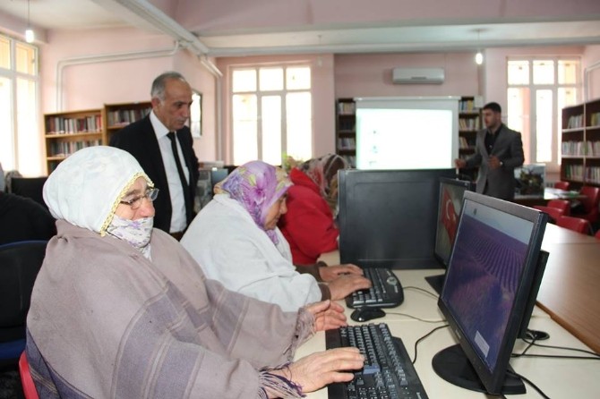 Oltu'da Kütüphane Türkiye Projesi