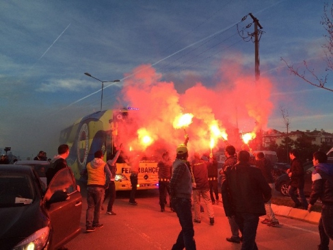 Fenerbahçe Kafilesi Stadyuma Hareket Etti