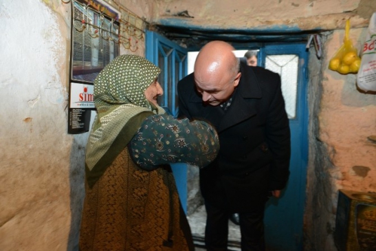 ''bizim Oğlan Gavur Oldu Beni Unuttu'' Diyen Saime Nineyi Ali Korkut Unutmadı''