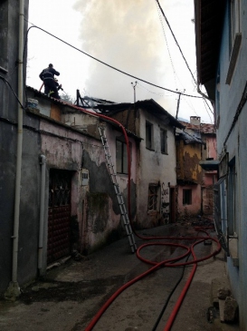 Evi Yanan Temizlik İşçisinin Göz Yaşları