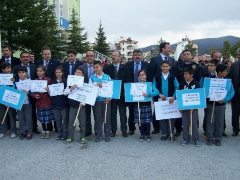 Beyşehir'de İhsan Kabadayı Ortaokuluna Mavi Bayrak