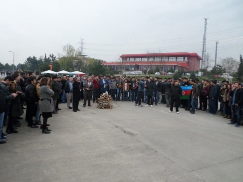 Nevruz Ateşini Rektör Elmas Yaktı