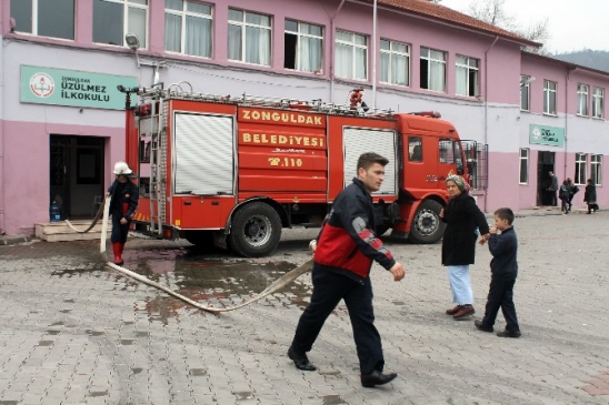 Okulda Yangın Paniği