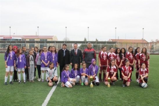 Karaman'da Yıldız Kızlar Futbol İl Birinciliği Müsabakaları