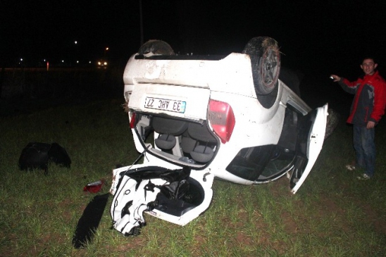 Isparta'dan Satın Aldıkları Otomobille Dönüş Yolunda Kaza Yaptılar