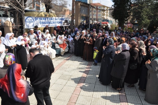 Umre Yolcuları Kutsal Topraklara Uğurlandı