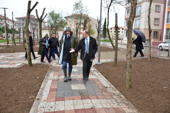 Başkan Çizmeleri Giydi Sahaya İndi