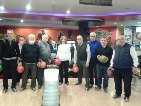 Yaşlılar Bowling Turnuvasında