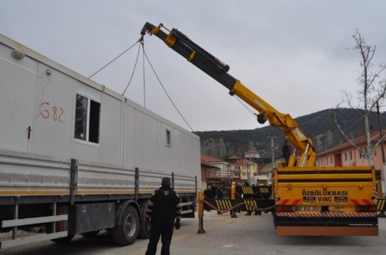 Korkuteli'nde Depremzedelere Konteynerler Teslim Ediliyor