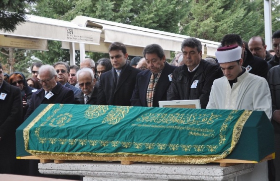 Eski Manken Ve Oyuncu Sertaç Boztepe Son Yolculuğuna Uğurlandı