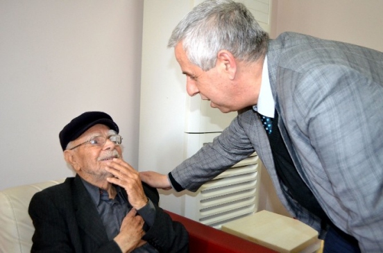 Söke Belediye Başkanı Süleyman Toyran'dan Huzur Evi Ziyareti