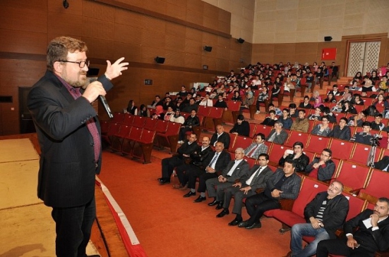 Batman'da Öğrencilere 'mevlana Yunus Ve Meleye Ceziri Üçgeninde Tasavvuf' Konferansı