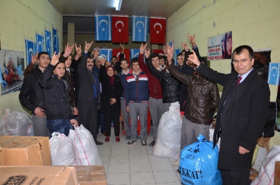 MHP'li Kadınlardan Türkmenlere Yardım