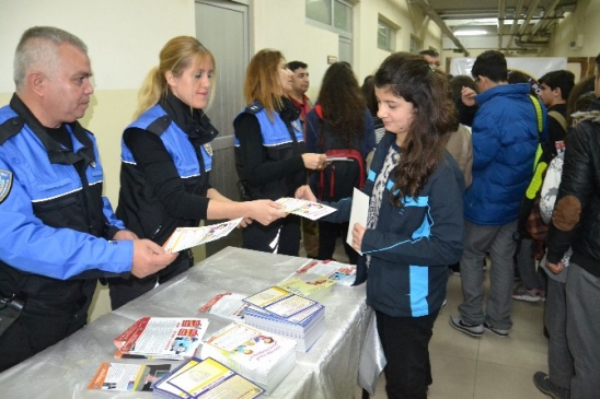 Nazilli'de 27 Bin Öğrenciye ‘Güvenli İnternet Kullanımı' Eğitimi Verilecek