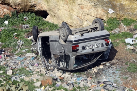 Gaziantep'te Çalıntı Bir Otomobil Uçuruma Yuvarlandı