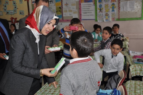 Şırnak'ta Öğrencilere Diş Fırçası Ve Macunu Dağıtıldı