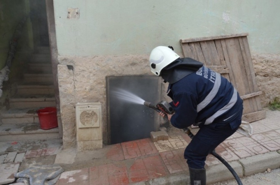 Bursa'da Apartmanın Odunluğunda Korkutan Yangın