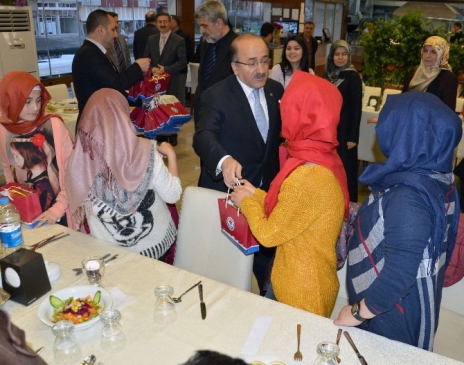 Gümrükçüoğlu'ndan Sevgi Evlerinde Kalan Çocuklara Hediye