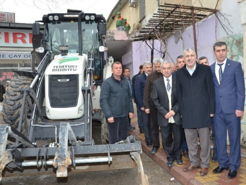 Yeşilyurt'ta Yıkım Ve Açılış Aynı Anda Yapıldı