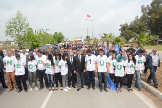 AK Parti Milletvekili Adayları Ceyhanlılarla Buluştu