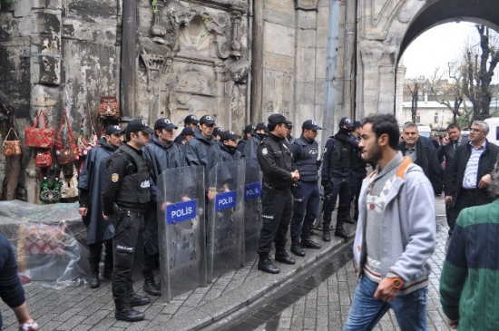 Kapalıçarşı Esnafının Tahliyesi Sürüyor