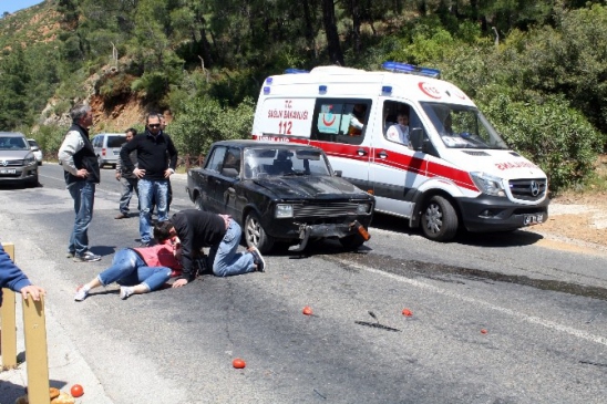 Marmaris'te Trafik Kazası 2 Yaralı