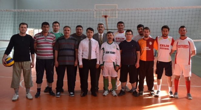 Pazarlar Kaymakamlığı Voleybol Turnuvası Başladı