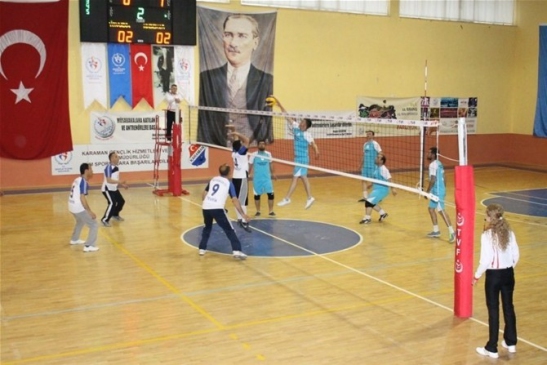 Karaman'da Kurumlar Arası Voleybol Turnuvası