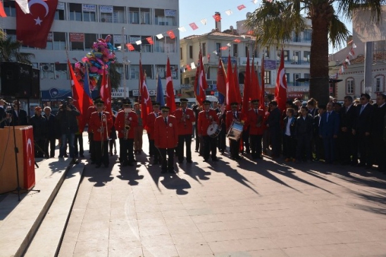 Ayvalık'ta 23 Nisan Coşkusu